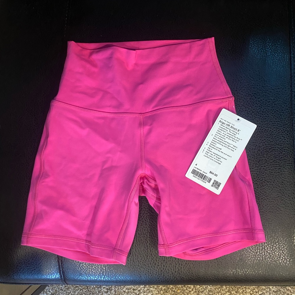 SOLD - Lululemon align 6 inch